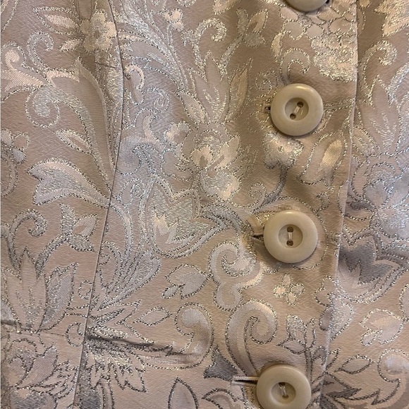 Elegant Cream Brocade Jacket and Skirt Set - Picture 5 of 13